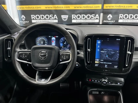 Volvo XC40 2.0 T4 R-Design Auto