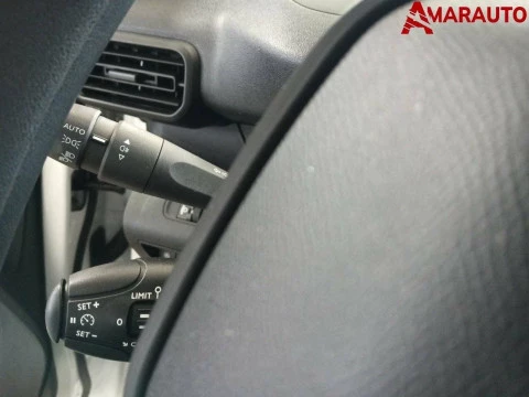 Peugeot Partner   Standard 600kg BlueHDi 73kW Pro