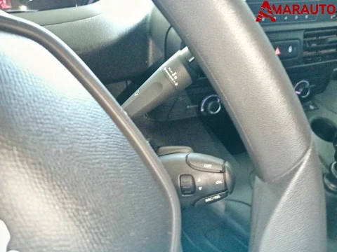 Peugeot Partner   Standard 600kg BlueHDi 73kW Pro