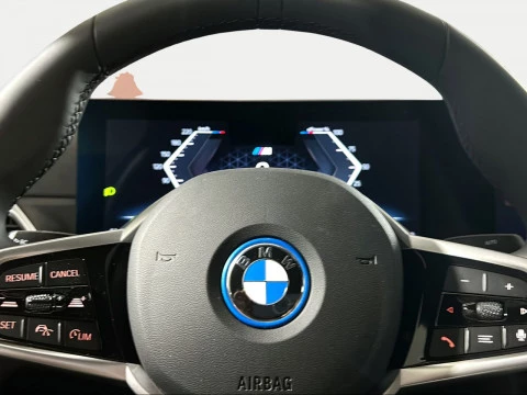BMW i4 eDrive35