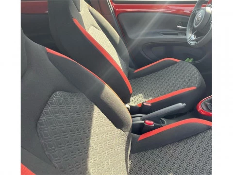 Toyota Aygo X Cross 5 Puertas Trendy Edition 70 Automático (s-CVT)