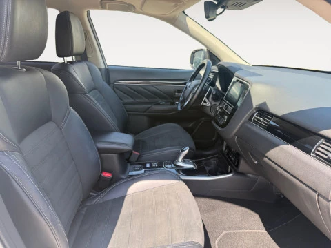 Mitsubishi Outlander 2.4 PHEV Motion Auto 4WD MY19.5