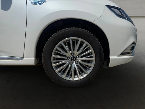 Mitsubishi Outlander 2.4 PHEV Motion Auto 4WD MY19.5