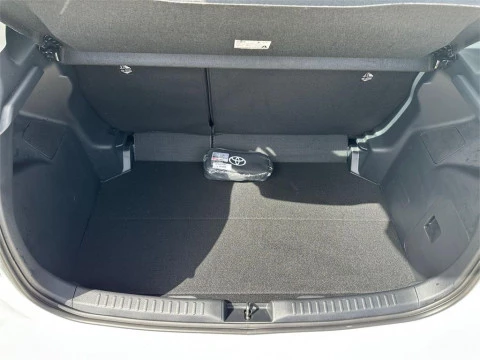 Toyota Yaris ACTIVE PLUS