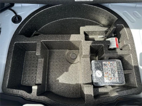 Toyota Yaris ACTIVE PLUS