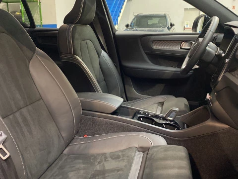 Volvo XC40 1.5 T5 RECHARGE R-DESIGN DCT 5P