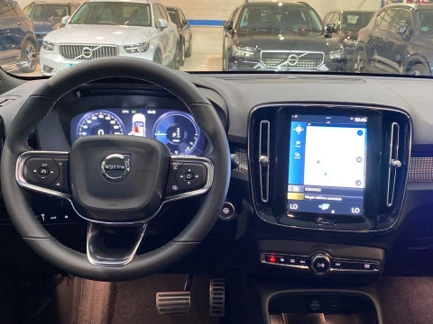 Volvo XC40 1.5 T5 RECHARGE R-DESIGN DCT 5P