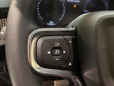 Volvo XC40 1.5 T5 RECHARGE R-DESIGN DCT 5P