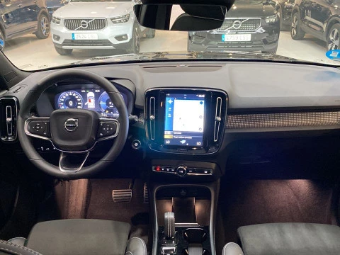 Volvo XC40 1.5 T5 RECHARGE R-DESIGN DCT 5P