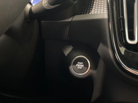 Volvo XC40 1.5 T5 RECHARGE R-DESIGN DCT 5P