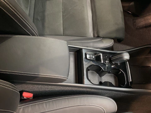 Volvo XC40 1.5 T5 RECHARGE R-DESIGN DCT 5P