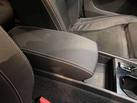 Volvo XC40 1.5 T5 RECHARGE R-DESIGN DCT 5P