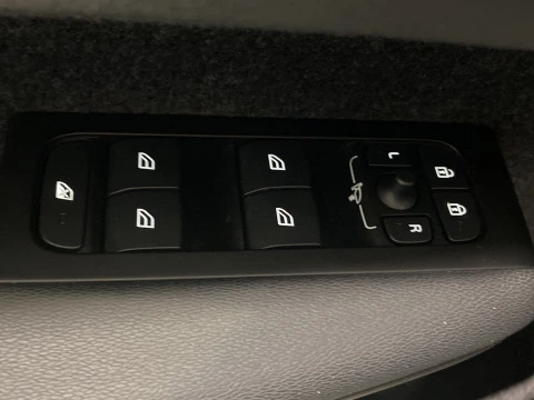 Volvo XC40 1.5 T5 RECHARGE R-DESIGN DCT 5P