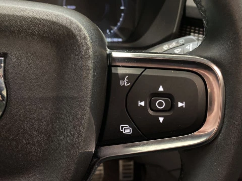 Volvo XC40 1.5 T5 RECHARGE R-DESIGN DCT 5P