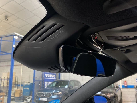 Volvo XC40 1.5 T5 RECHARGE R-DESIGN DCT 5P