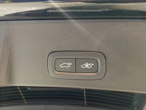 Volvo XC40 1.5 T5 RECHARGE R-DESIGN DCT 5P