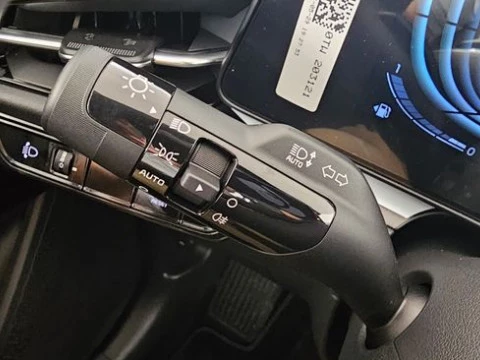 Kia Niro 1.6 GDi HEV 102kW (139CV) Concept