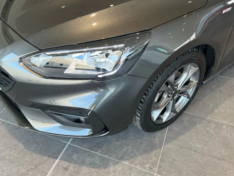 Ford Focus 1.0 Ecoboost MHEV 92kW ST-Line Ford Focus 1.0 Ecoboost MHEV 92kW ST-Line