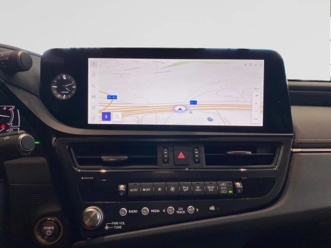 Lexus ES 2.5 300h Premium