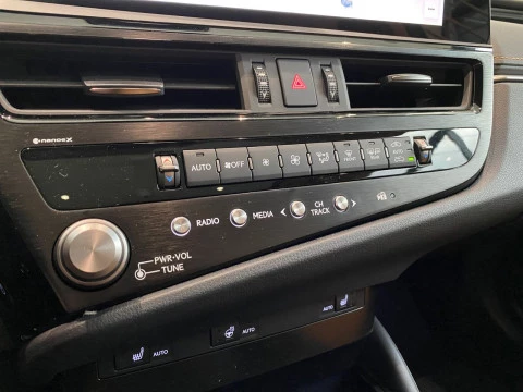 Lexus ES 2.5 300h Premium