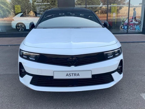 Opel Astra 5P Electric GS 54kWh 156 CV (115kW) Opel Astra 5P Electric GS 54kWh 156 CV (115kW)