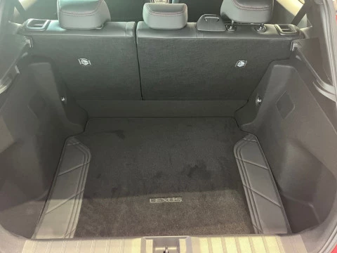 Lexus LBX 1.5 136cv HEV Elegant