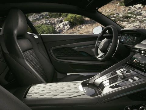 Aston Martin DB12 4.0 V8 Auto