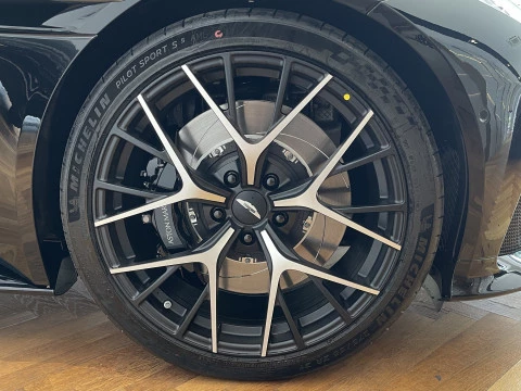 Aston Martin DB12 4.0 V8 Auto