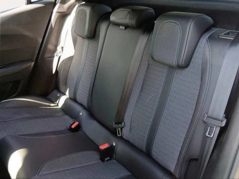 Peugeot 2008 PureTech 130 S&S Allure EAT8 96 kW (130 CV)