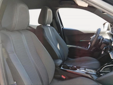 Peugeot 2008 PureTech 130 S&S Allure EAT8 96 kW (130 CV)