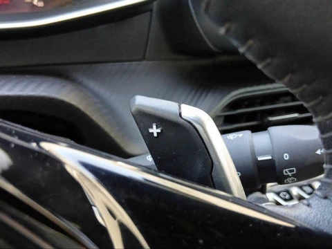 Peugeot 2008 PureTech 130 S&S Allure EAT8 96 kW (130 CV)