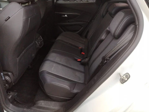 Peugeot 3008 Hybrid 225 e-EAT8 Allure