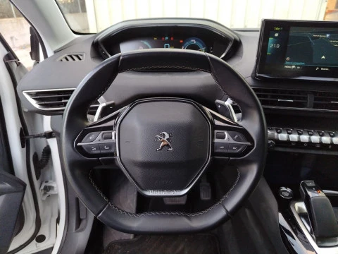 Peugeot 3008 Hybrid 225 e-EAT8 Allure