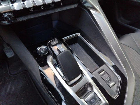 Peugeot 3008 Hybrid 225 e-EAT8 Allure