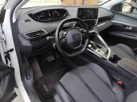 Peugeot 3008 Hybrid 225 e-EAT8 Allure