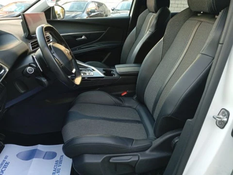 Peugeot 3008 Hybrid 225 e-EAT8 Allure