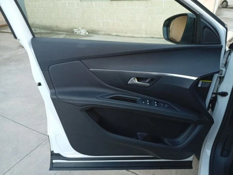 Peugeot 3008 Hybrid 225 e-EAT8 Allure