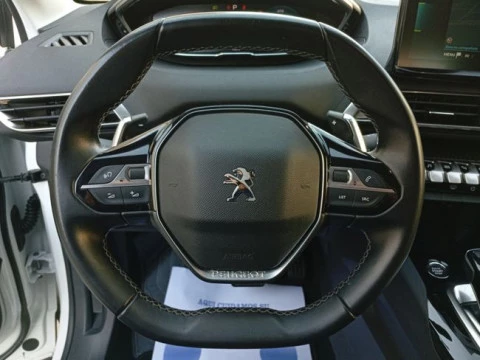 Peugeot 3008 Hybrid 225 e-EAT8 Allure