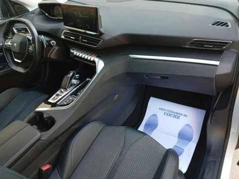 Peugeot 3008 Hybrid 225 e-EAT8 Allure