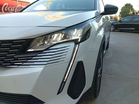 Peugeot 3008 Hybrid 225 e-EAT8 Allure