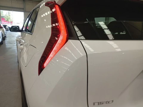 Kia Niro 1.6 GDi HEV 104kW (141CV) Drive