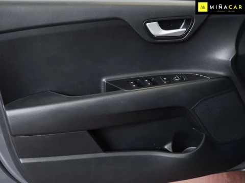 Kia Stonic 1.0 T-GDi MHEV iMT Concept 74 kW (100 CV)