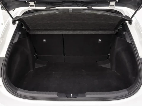 Maletero Corolla 1.8 122CV ActiveTech con capaciodad de 361 litros.