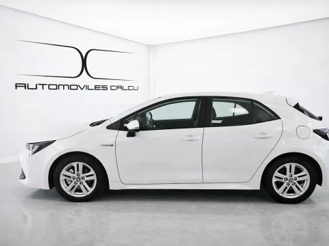 Vista perfil izquierdo del  Corolla 1.8 122CV ActiveTech.