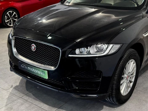 Jaguar F-Pace 2.0D I4  PURE AUT 180