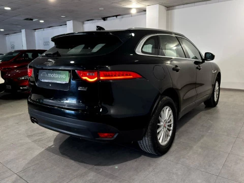 Jaguar F-Pace 2.0D I4  PURE AUT 180