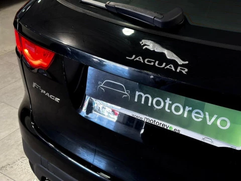 Jaguar F-Pace 2.0D I4  PURE AUT 180