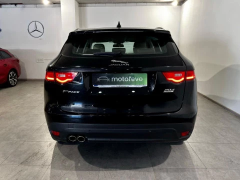 Jaguar F-Pace 2.0D I4  PURE AUT 180