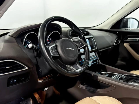 Jaguar F-Pace 2.0D I4  PURE AUT 180