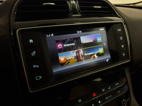 Jaguar F-Pace 2.0D I4  PURE AUT 180